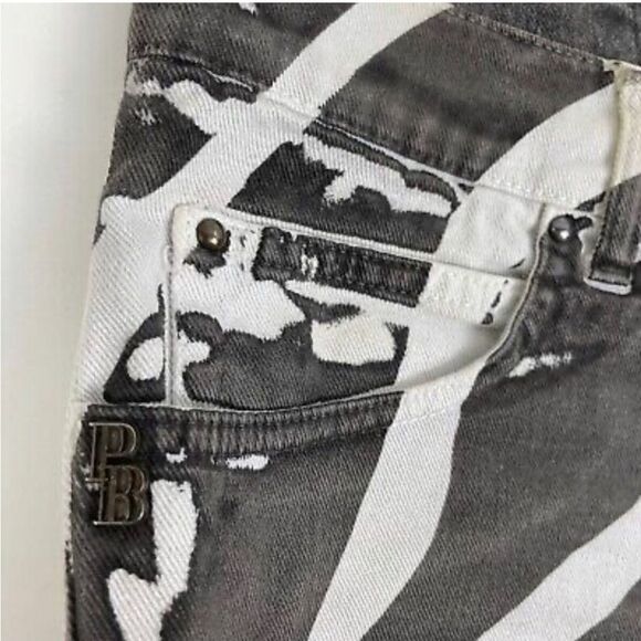 Pierre Balmain Black and White Jean Shorts with Dynamic Pattern -30/44 - Picture 9 of 15